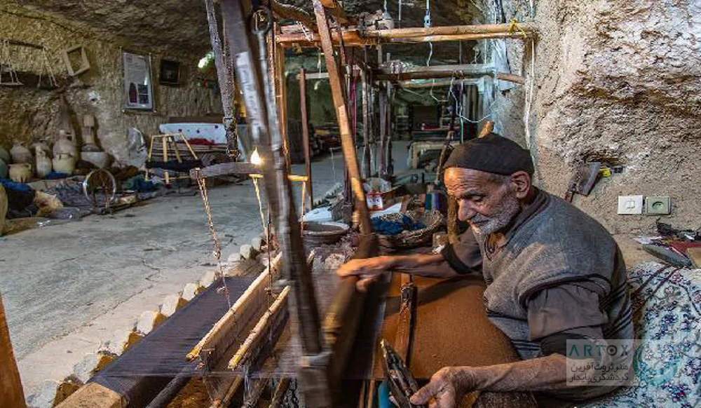 ثبت نشان جغرافیایی بین المللی هنر عبا بافی شهر نایین