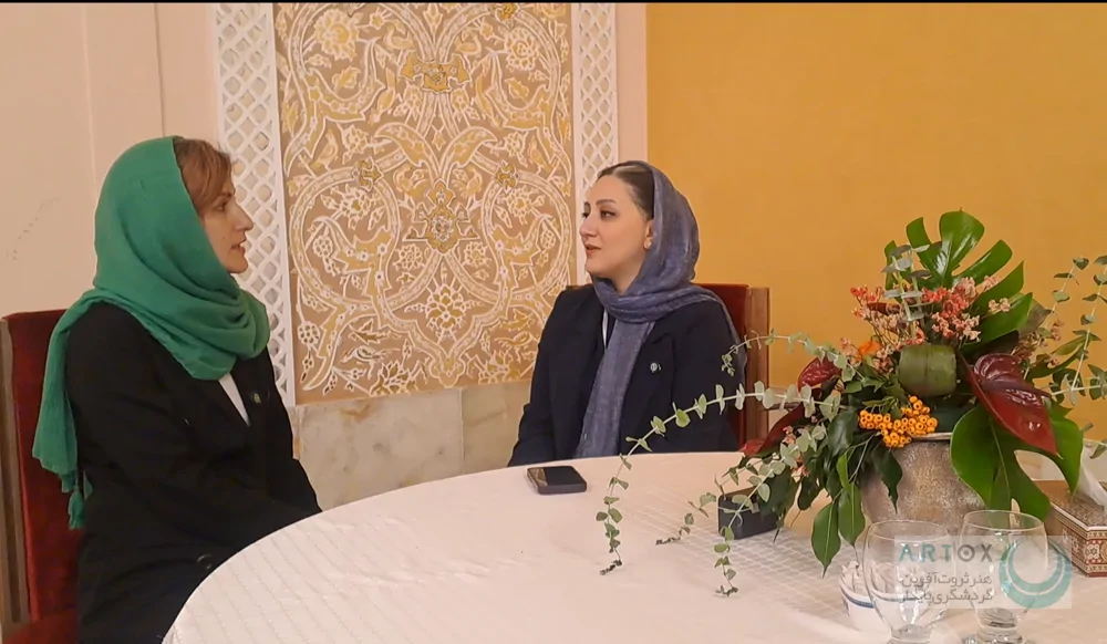 گفتگوی مجله آرتکس ، این‌بار میزبان خانم خواجویی، طراح طلا و جواهر در مجموعه یوسفی ـ گالری ژاو