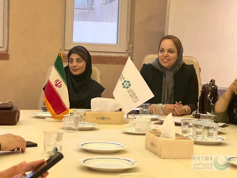 گزارش نشست مشترک کمیته صنایع خلاق شورای عالی جوانان و انجمن تولیدکنندگان و صادرکنندگان صنایع دستی استان اصفهان