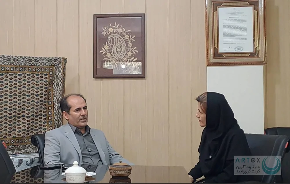 در گفتگو با معاونت صنایع دستی استان اصفهان آقای دکتر عبدالهی:بررسی راهکارهای توسعه بازار صنایع دستی 